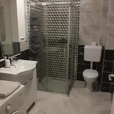 アパート Olympic トレビニエ